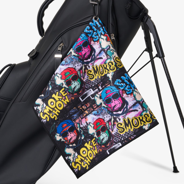 Skins golfový ručník Smoke Show v2 